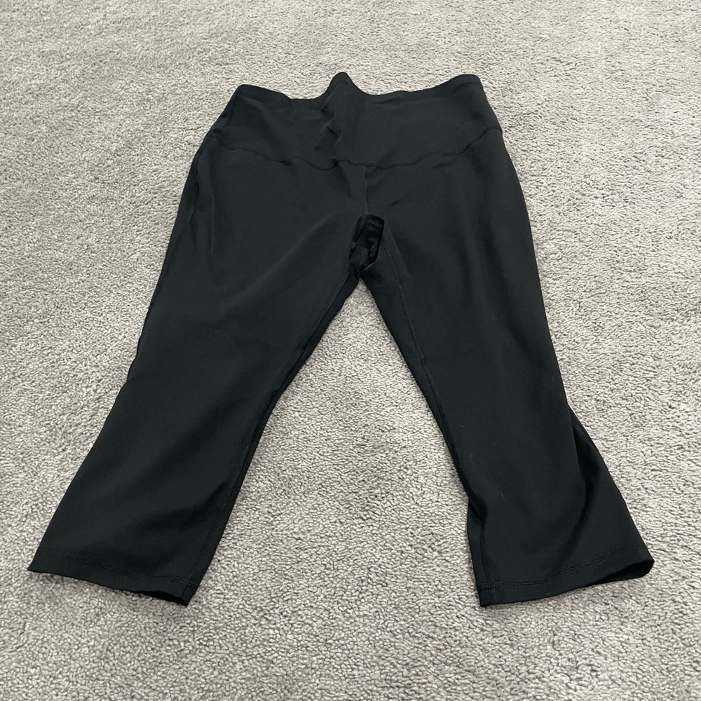 Old Navy Active Cropped Maternity Workout Pants size XL